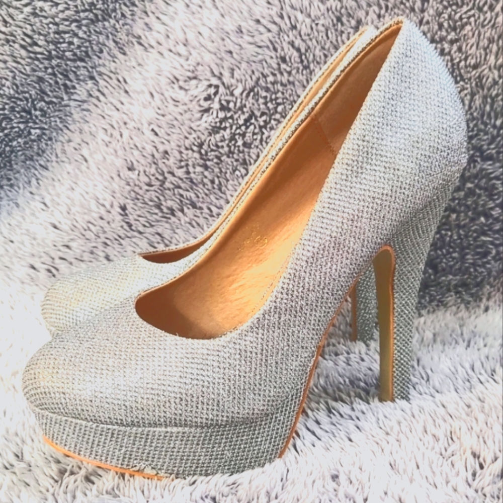 High heels - Picture 2 of 4